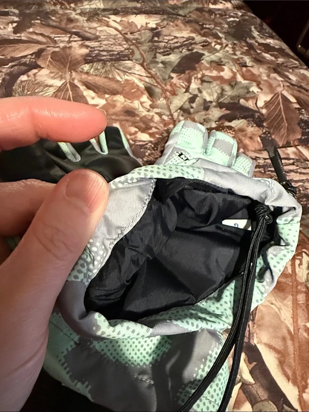 Burton green Rosette Gray Camo Snow Gloves Kids' Burton GORE-TEX Gloves- large